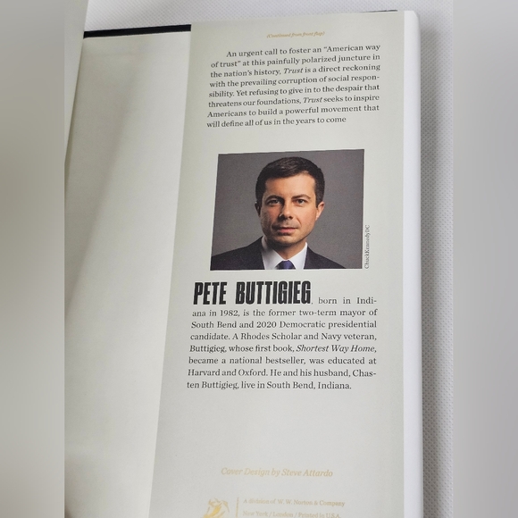 Pete Buttigieg Trust First Edition Signed Hardcover Book & COA South Bend Mayor - Picture 11 of 11